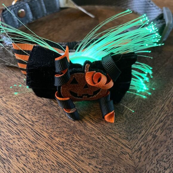 Halloween Medium Dog Collar Bow Tie Adjustable Pet Collar Multicolor Lights Used - Picture 8 of 16